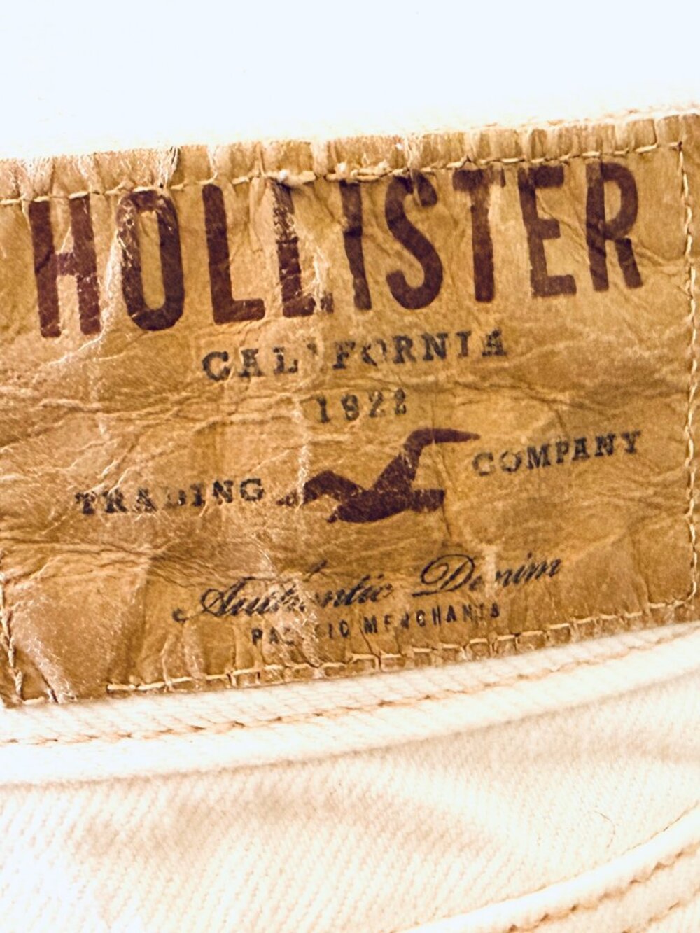 A chic off-white canvas tone low-rise denim Abercrombie & Fitch white mini skirt - Picture 4 of 5